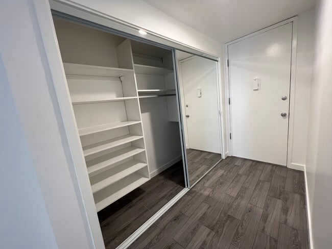 Custom California Closets - 1330 N Sweetzer Ave