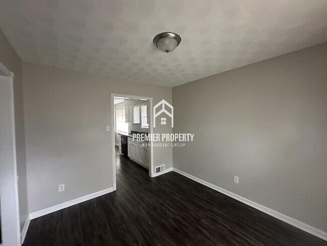 Foto del edificio - 5115 Fernleaf Ave
