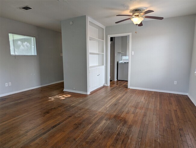 Foto del edificio - 322 W 27th St