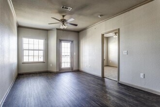 Building Photo - 2120 Stephens Pl