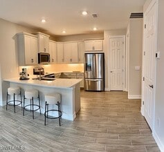 Building Photo - 847 Enbrook Lp