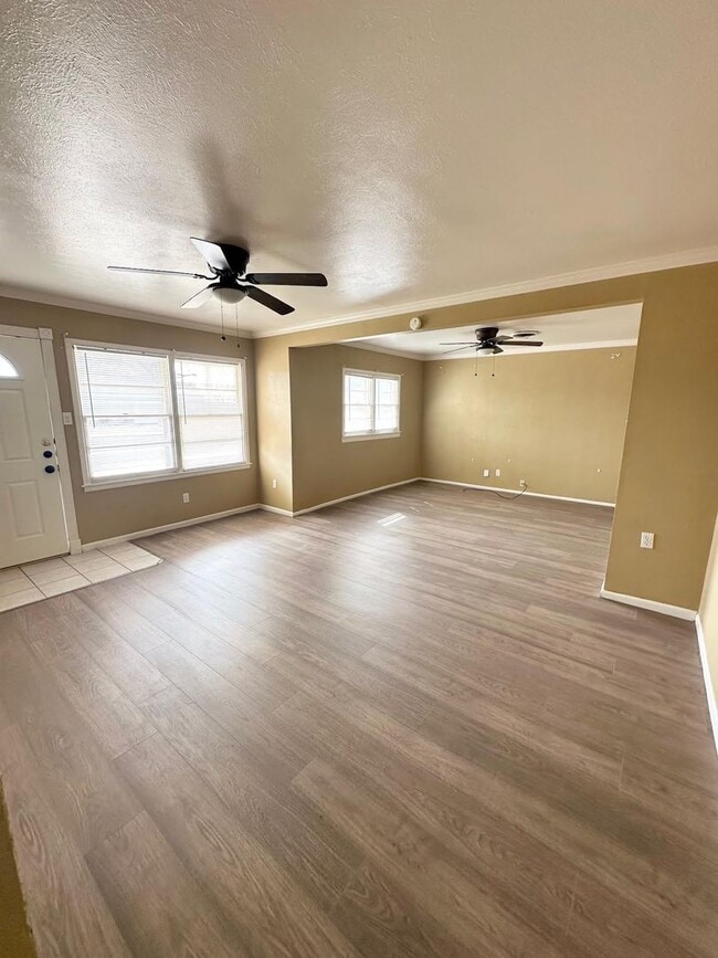 Foto del edificio - 3 Bed 2 Bath Ready to Rent!