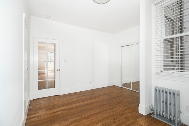 Building Photo - 2975 Van Ness Ave