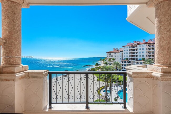 Foto del edificio - 7454 Fisher Island Dr