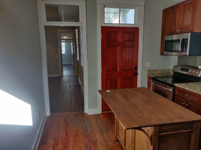 Foto del edificio - Renovated Historic Charleston Single