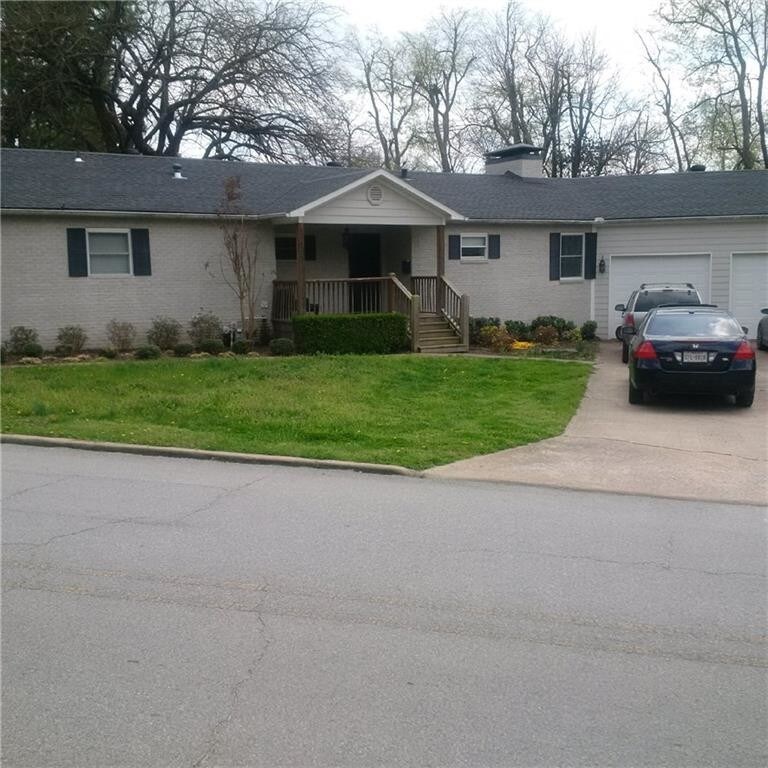 Foto principal - 231 E Prospect St