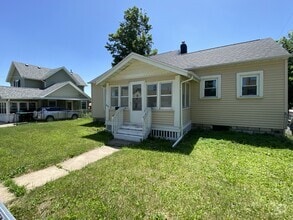 Building Photo - 1055 4th Ave