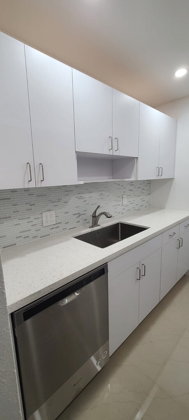 Foto del edificio - 2719 NW 39th Ter