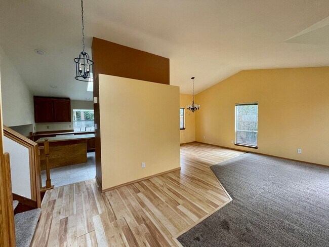 Building Photo - Silver Firs Home