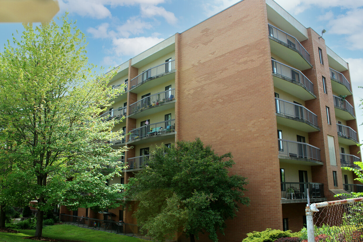 Building Photo - Vista South Apartments