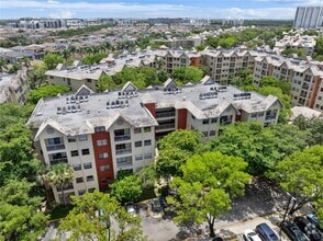 Building Photo - 8120 Geneva Ct