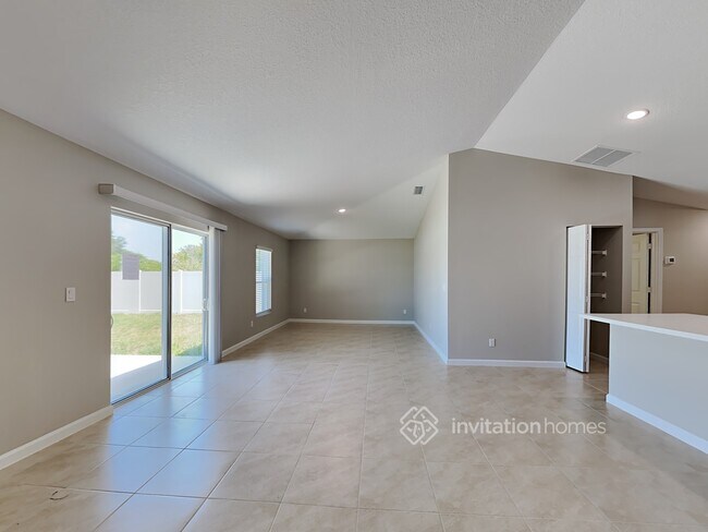 Building Photo - 1791 SW Castinet Ln