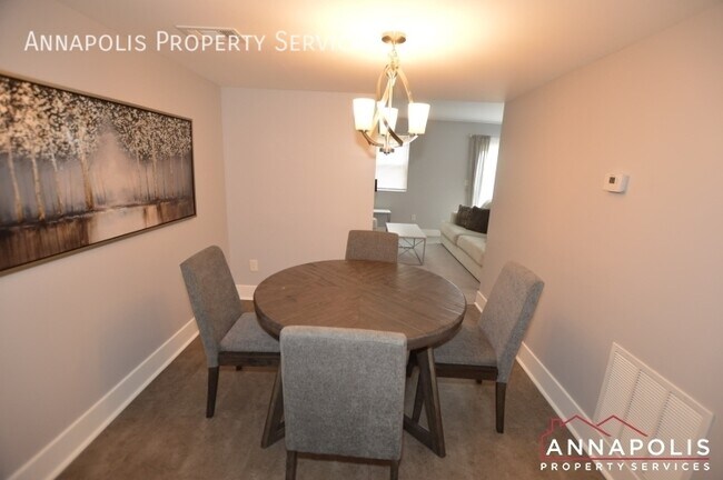 Foto del edificio - 1658 woodtree court east