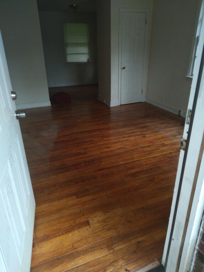 Front Room - 219 State Rd S-38-1180