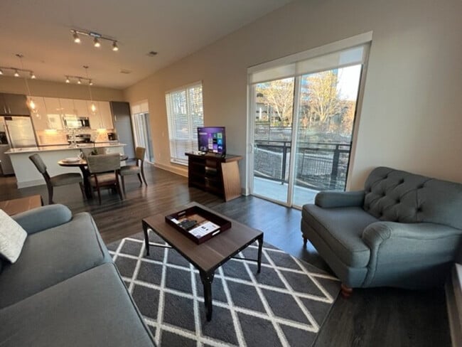 Foto del edificio - 3158 Stillhouse Creek Dr