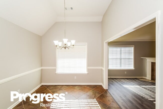 Building Photo - 1303 Chatman Way