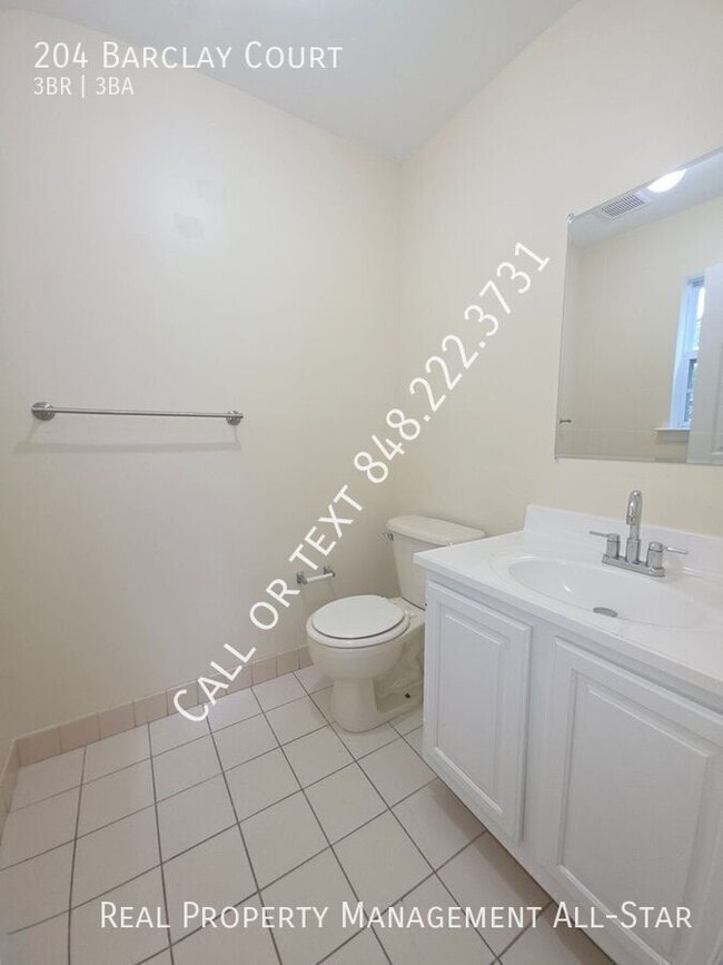 Building Photo - 204 Barclay Ct