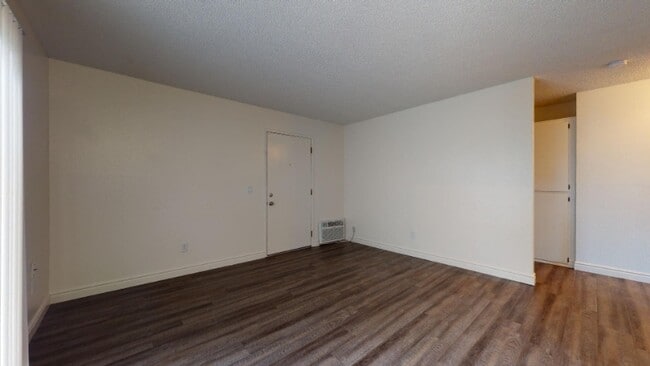 Building Photo - 631 Blackshaw Ln