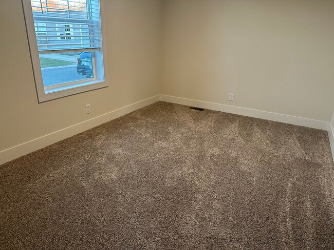 Building Photo - 412 Laurel Oak Ln