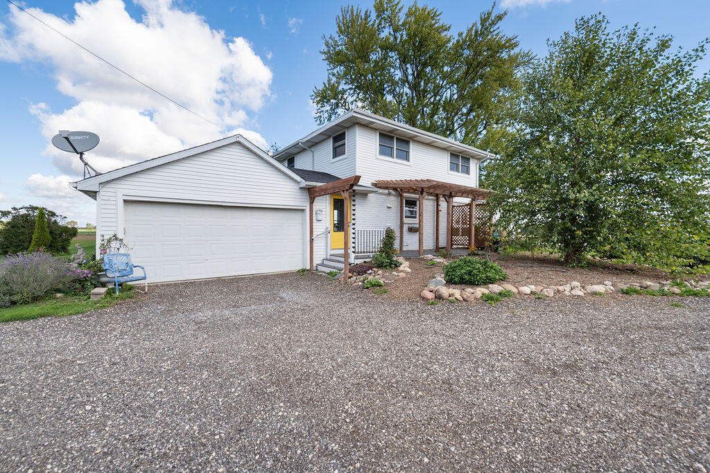 Primary Photo - N1033 Co Rd K