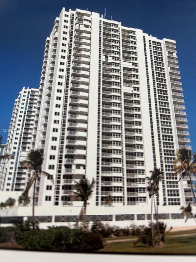Building Photo - 1370 S Ocean Blvd