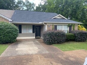 Building Photo - 3439 Wildewood Dr