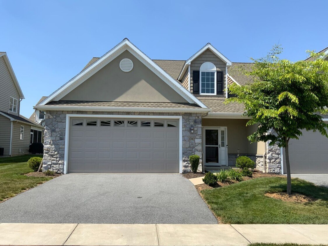 Primary Photo - 3 br, 2.5 bath House - 1365 WORTHINGTON DR
