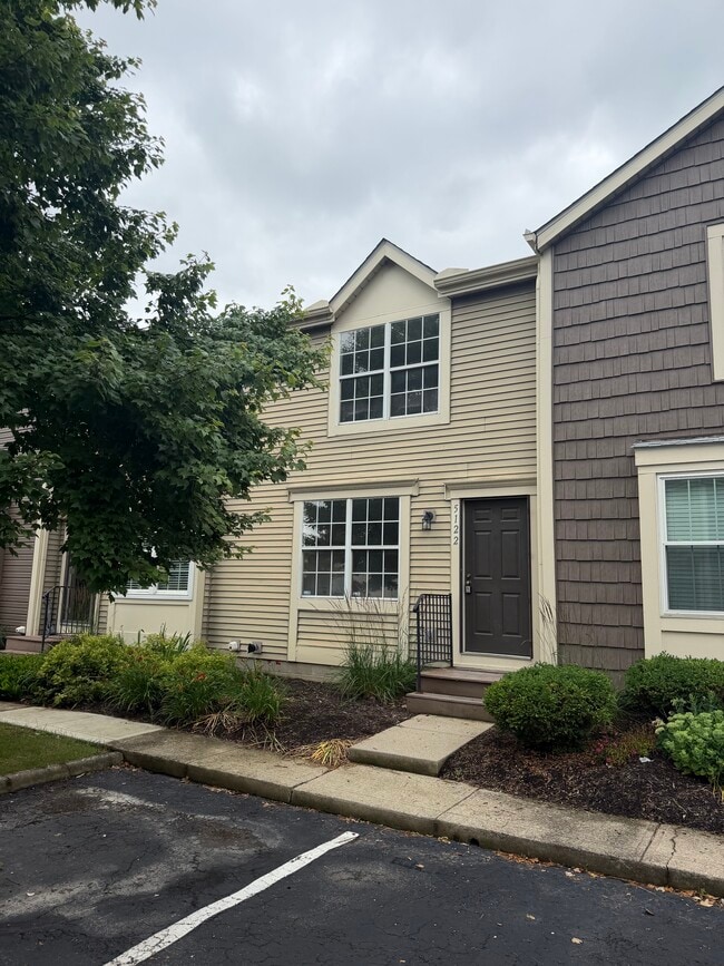 Building Photo - 5122 Singleton Dr