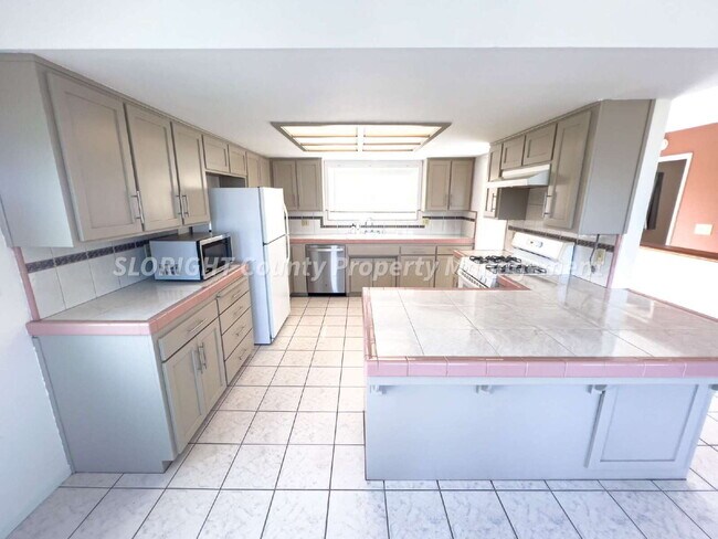 Building Photo - AVAILABLE AUGUST- Nice Home in Los Osos - 3 Bed / 2 Bath
