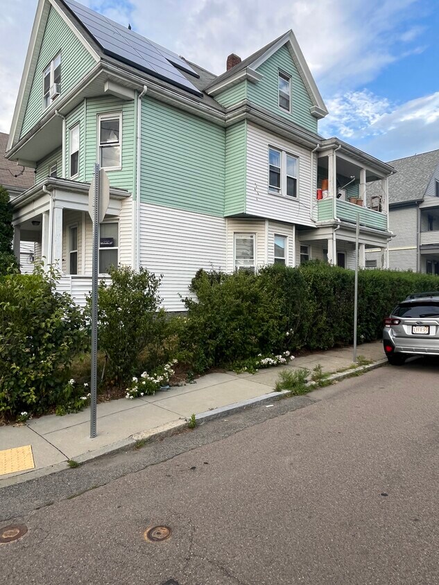 Primary Photo - 71 Litchfield St