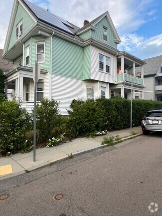 Building Photo - 71 Litchfield St