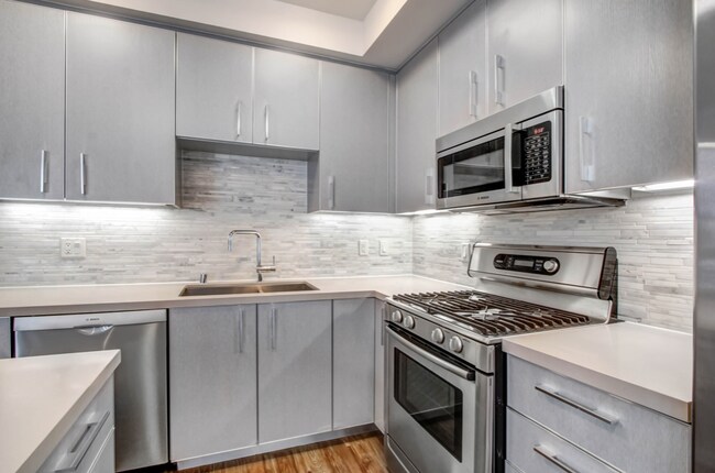 Foto del edificio - 1168 S Barrington Ave