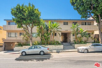 Building Photo - 1435 N Fairfax Ave
