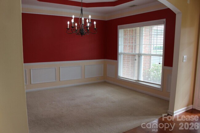 Building Photo - 2007 Potomac Rd