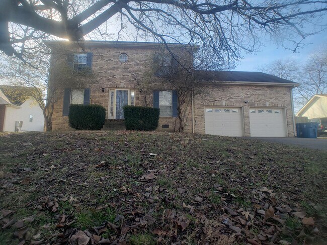Building Photo - 2180 Riverway Dr