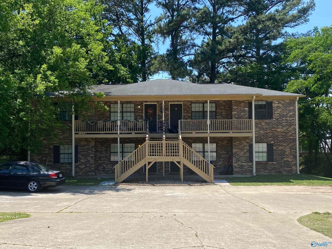 Primary Photo - 11822 E Gateway Dr SE