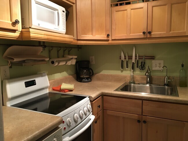 Foto del edificio - 815 Middle River Dr