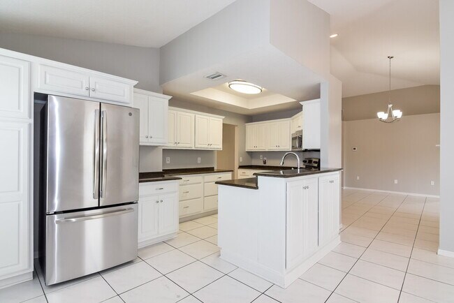 Foto del edificio - 24146 Cross Ln