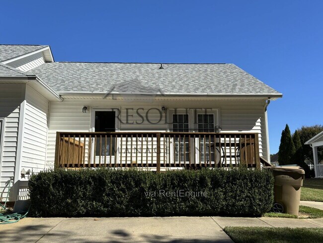 Foto del edificio - 107 E Moss Creek Dr