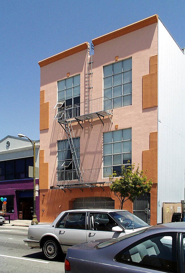 Building Photo - 385 10th St