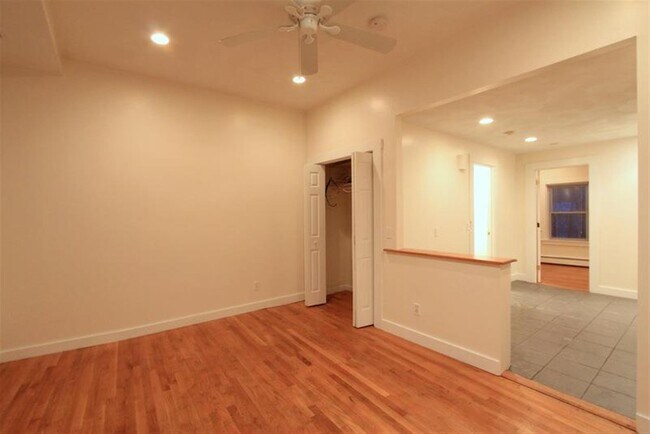 Foto del edificio - 302 Highland Ave