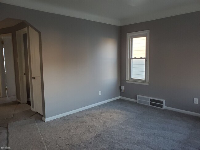 Building Photo - 3 br, 1.5 bath House - 21403 Eastwood Blvd