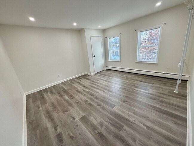 Foto del edificio - 283 Grand St