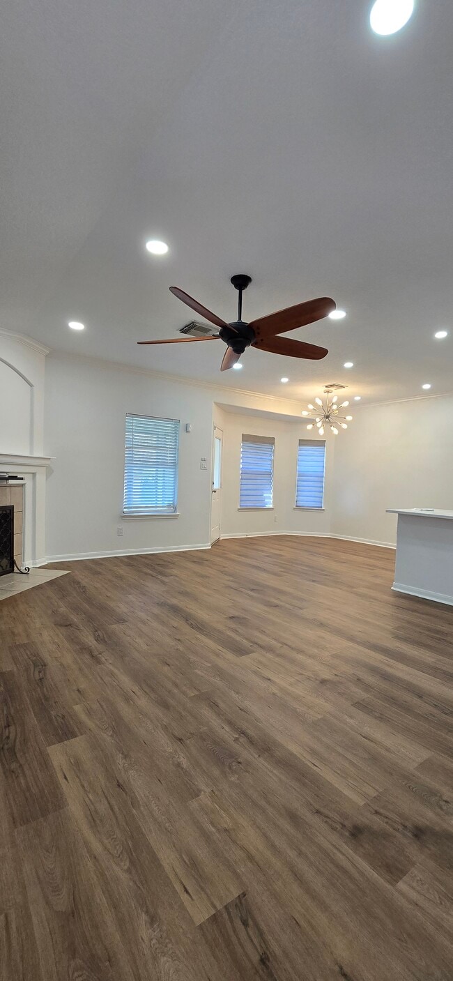 SALA DE ESTAR - 25315 Sierra Woods Ln