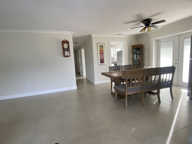 Foto del edificio - 1814 Bayou Grande Blvd NE