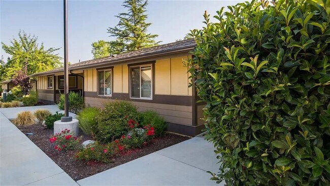 Foto del edificio - 933 N Rose St