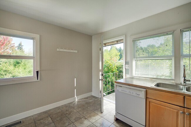 Foto del edificio - 2410 SW Brandon St