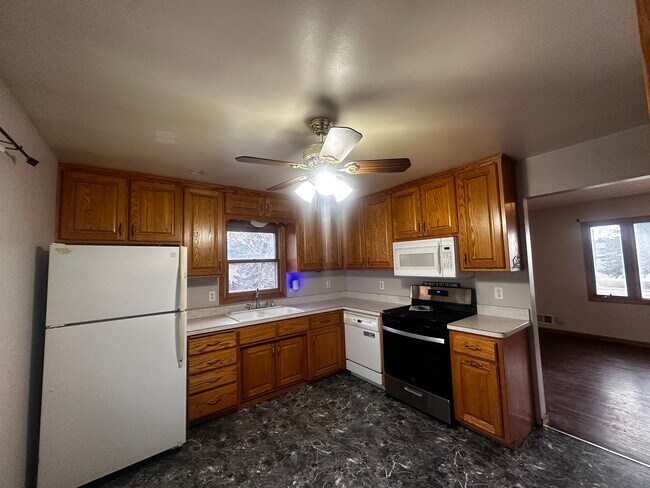 Foto del edificio - 4573 Main St NE