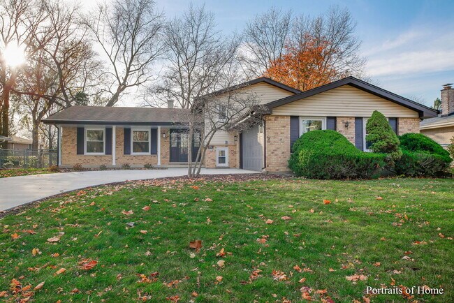 Foto del edificio - 7716 Knottingham Ln
