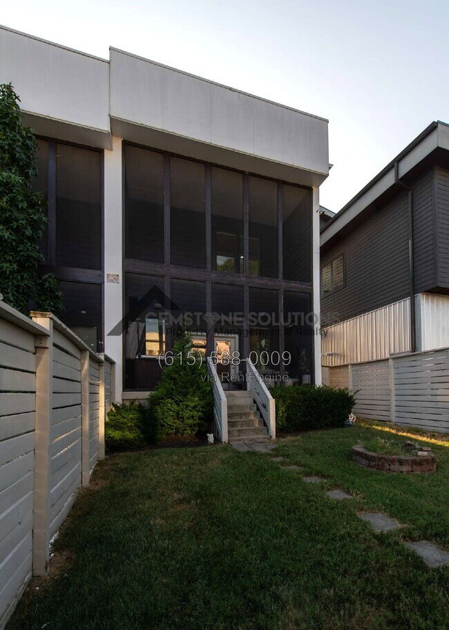 Foto del edificio - 420B 37th Ave N